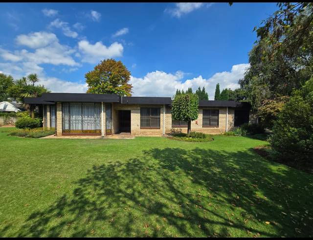 4 BEDROOM HOUSE FOR SALE IN THREE RIVERS EAST